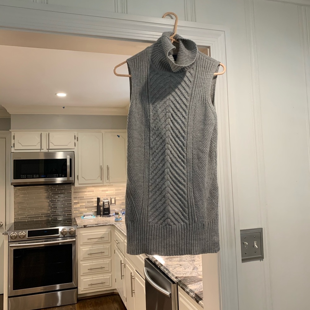 Francesca’s Boutique | Sleeveless Sweater